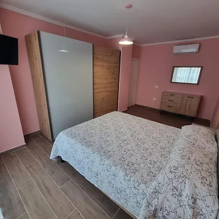 Apartment H&e Sea View 2-bedroom Qerret