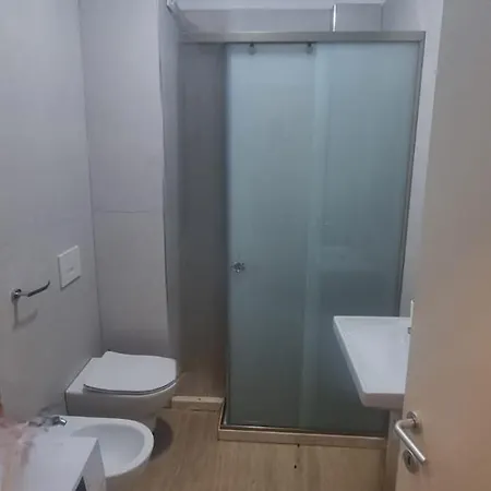 H&e Sea View 2-bedroom Qerret Apartament